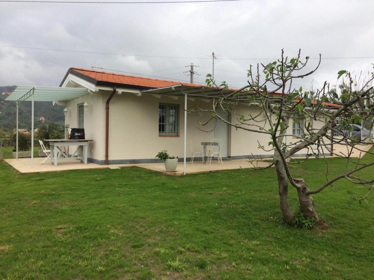 Rufus House Villa Mommio Buitenkant foto