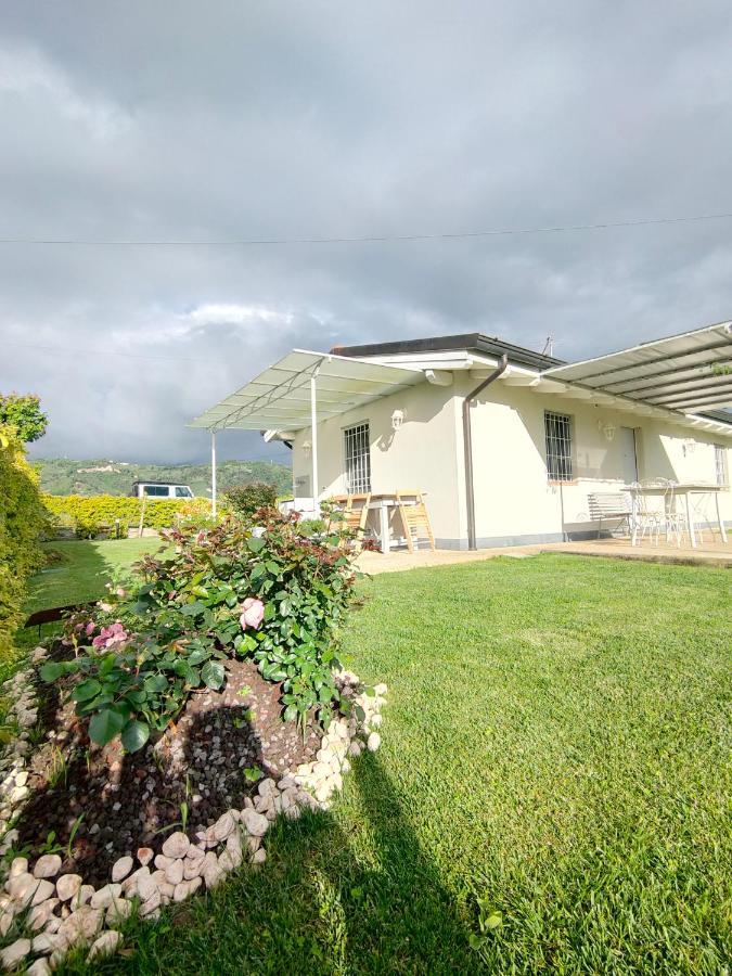 Rufus House Villa Mommio Buitenkant foto